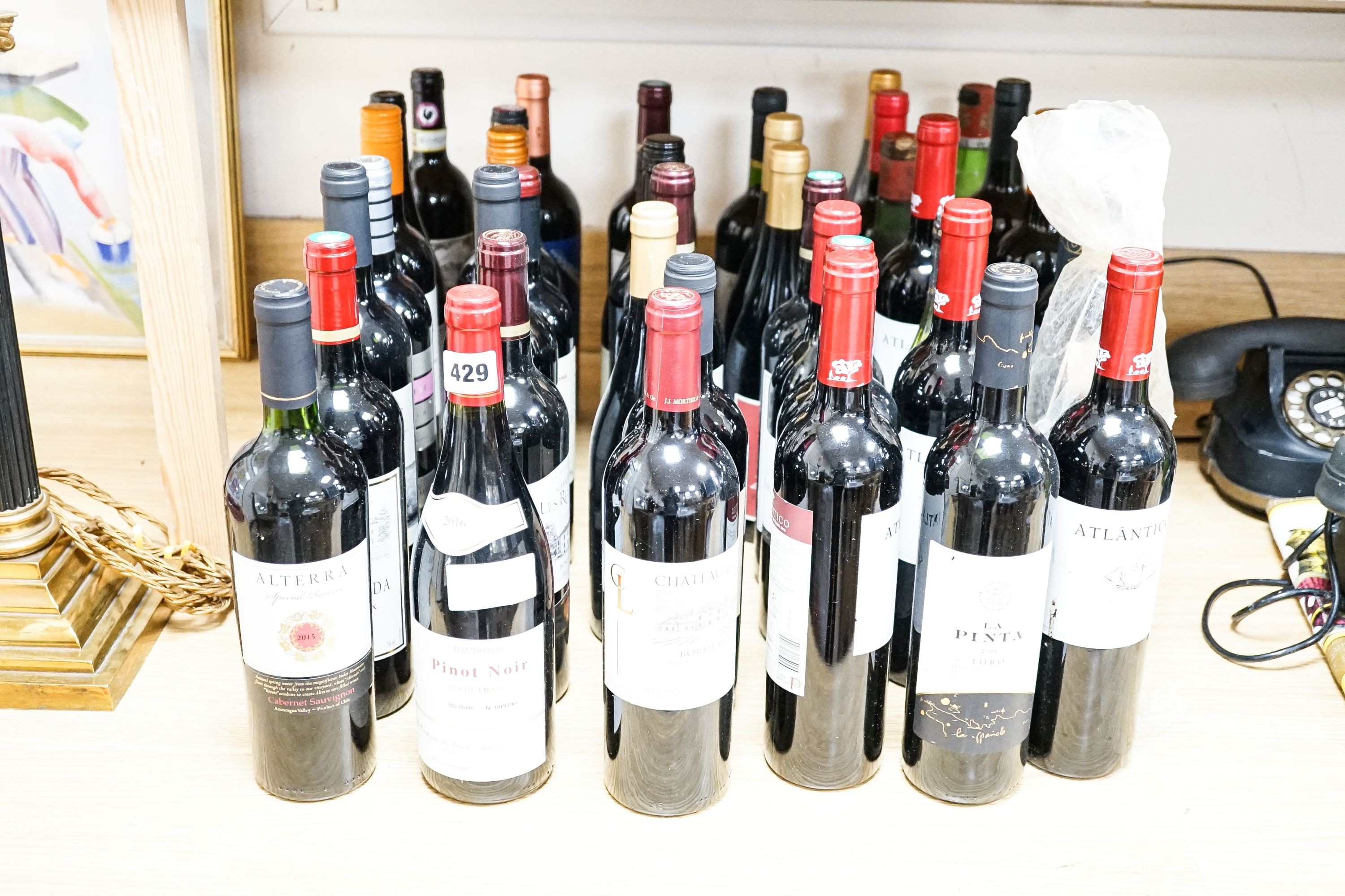 A large quantity of various wines (42)